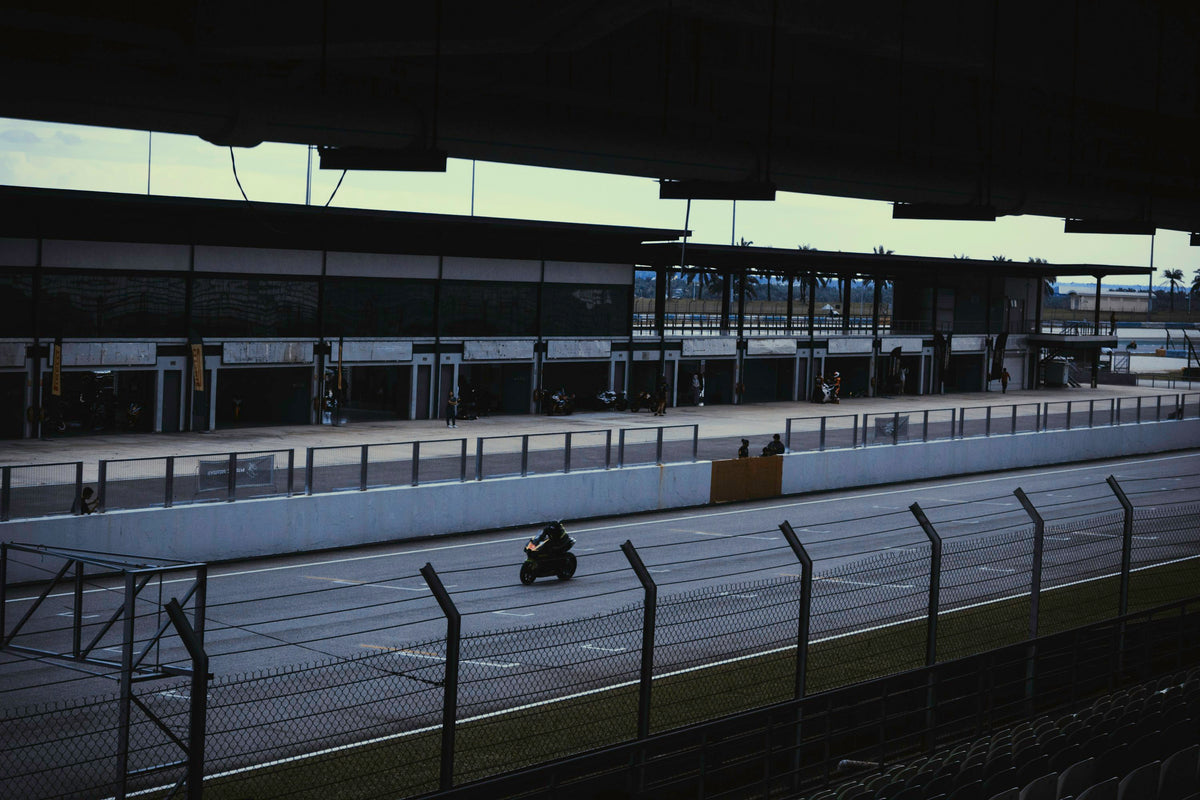 Motorcycle Track Days: Sweaty Gloves and Arm Pump