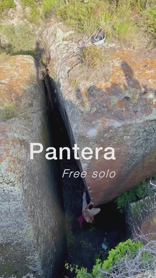 Luis bouldering in Mexico